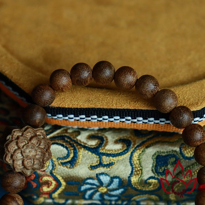 Vòng Trầm Hương Hạt Tròn | 6 Ly | Trầm Tốc Kiến Tự Nhiên